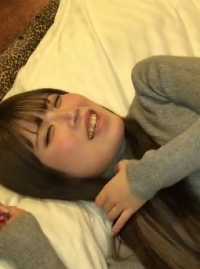 E罩杯女大学生展现教科书般的痴态表情，给她穿上更凸显胸部的神秘绳子，进行无套内射 FC2PPV-4678280