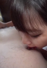 さな酱21岁 结束求职、解放心情正值玩乐高峰的美女专科生，邂逅1小时后怀孕中出AV出道！用紧致小穴榨取大叔的精液！FC2PPV-4789417